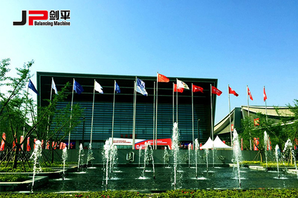 劍平在長(zhǎng)沙裝備制造展綻放光彩！